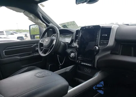 2024 Ram 2500 Laramie 4X4 6'4 Box z USA, uszkodzony, nr VIN 3C6UR5FJ4RG190342